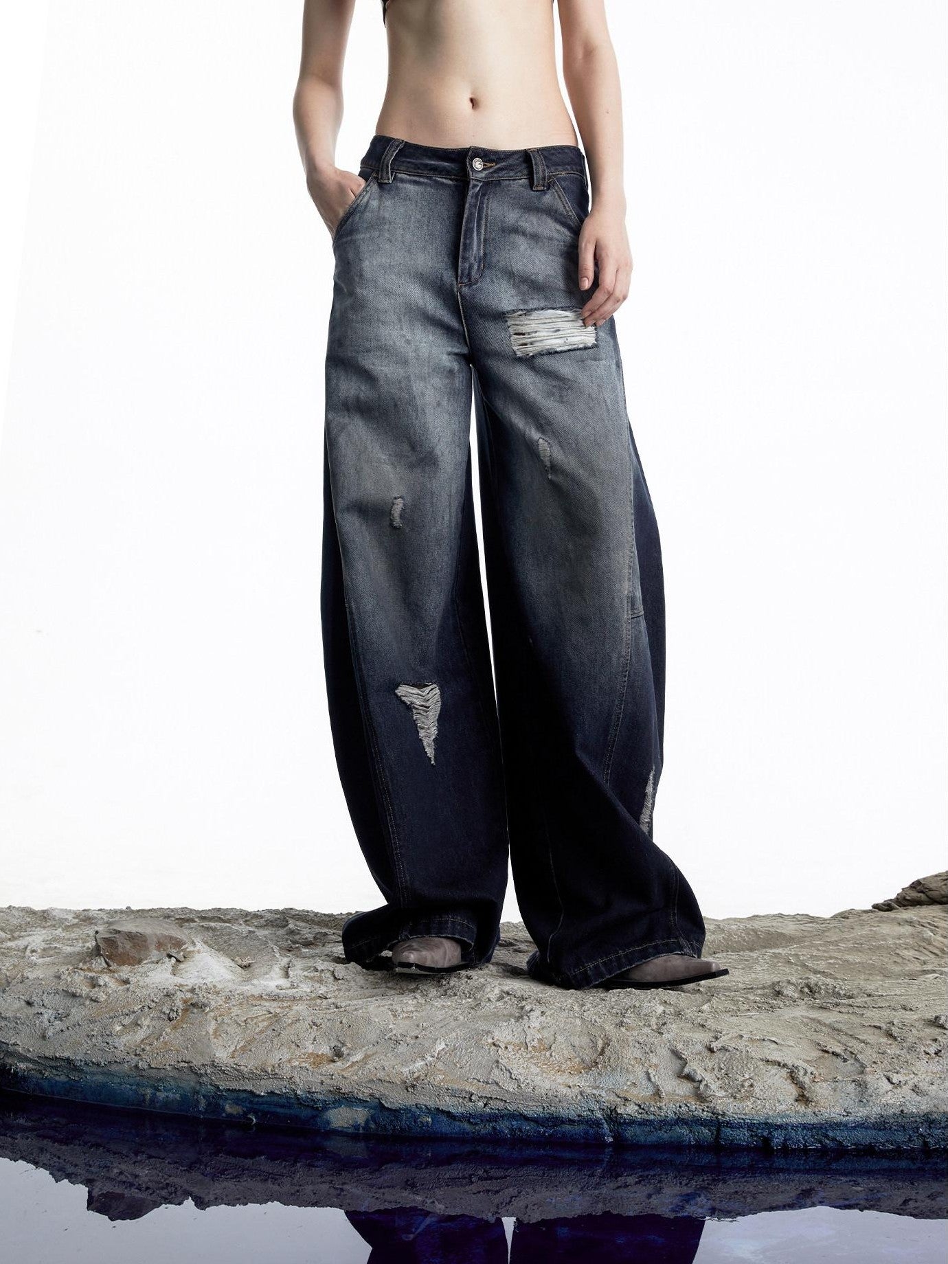 NORTH NODE Curved Blade Cone Shaped Tapered Slim Fit Women&