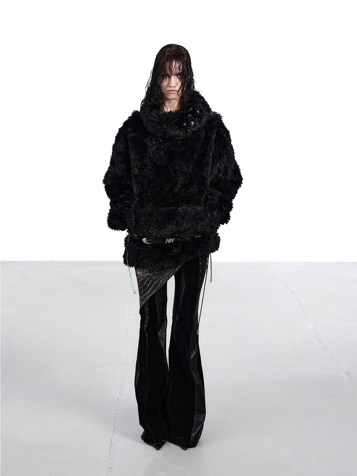 NORTH_NODE_Faux_Fur_Lapel_Cropped_Loose_Women&