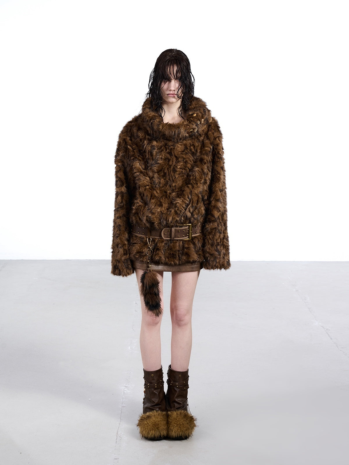 NORTH_NODE_Faux_Fur_Lapel_Cropped_Loose_Women&
