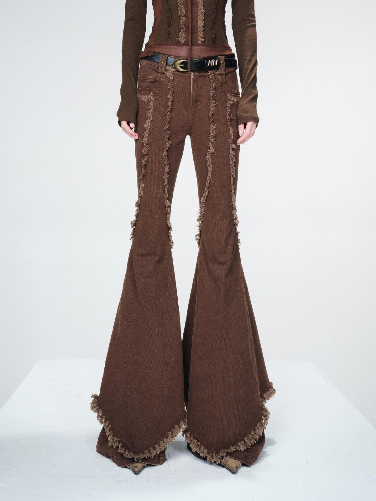 NORTH_NODE_Frayed_Hem_Slim_Fit_Micro_Flare_Women&