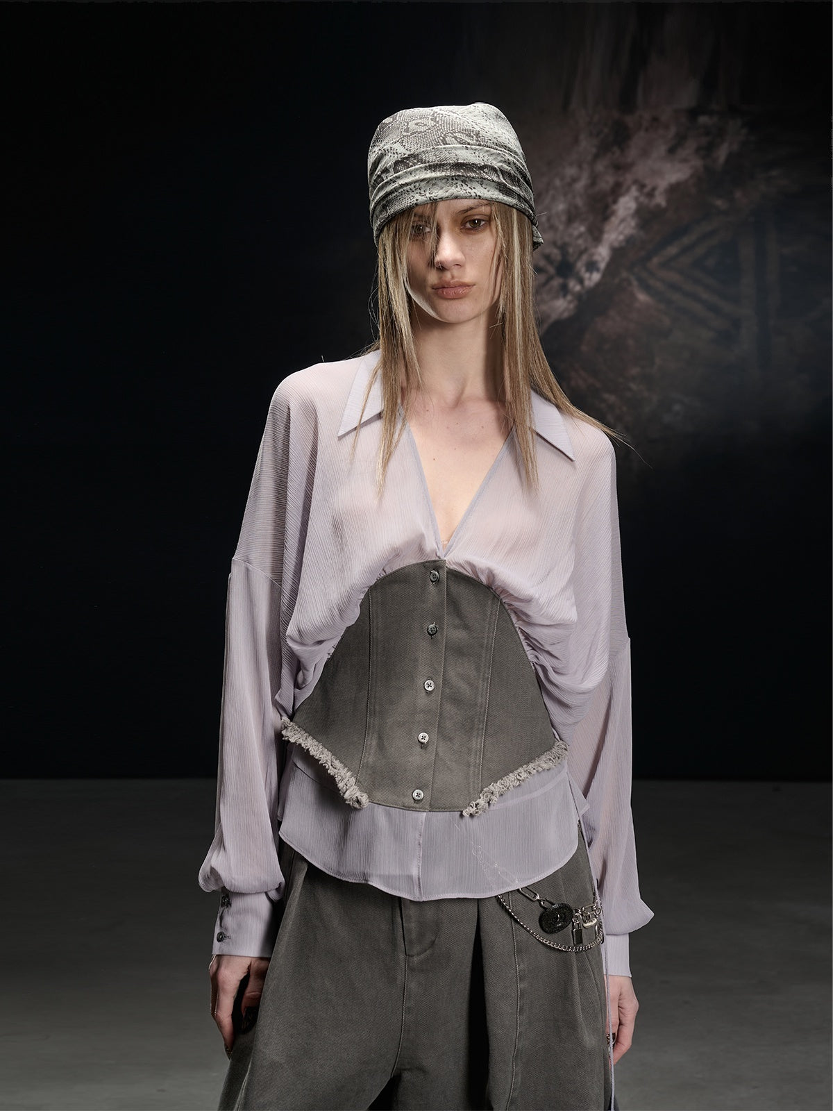 NORTH_NODE_Khaki_Splice_Cinched_Waist_V-neck_Slim_Women&