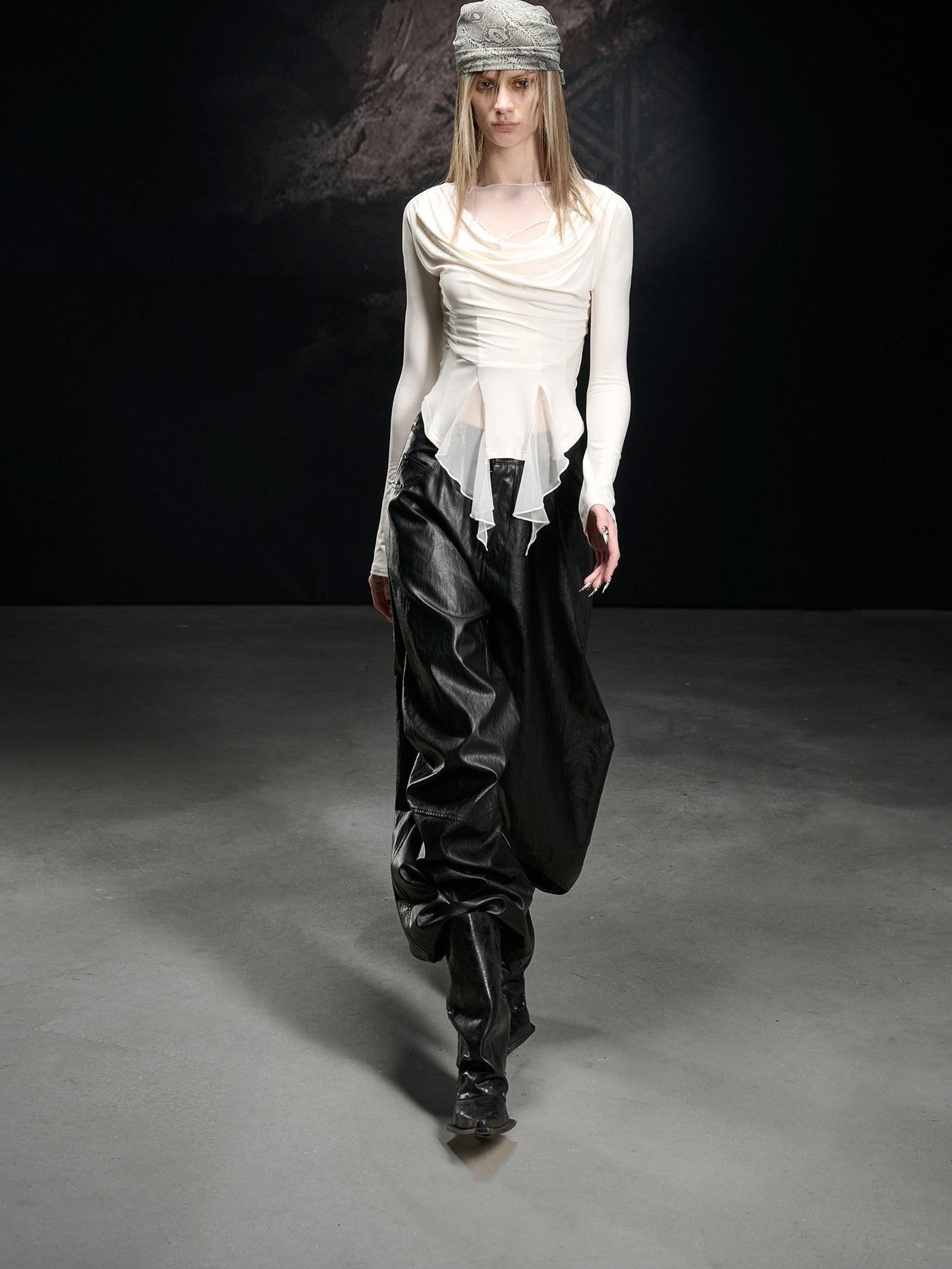 NORTH NODE Mesh Spliced Scoop Neck Slim Fit Women&