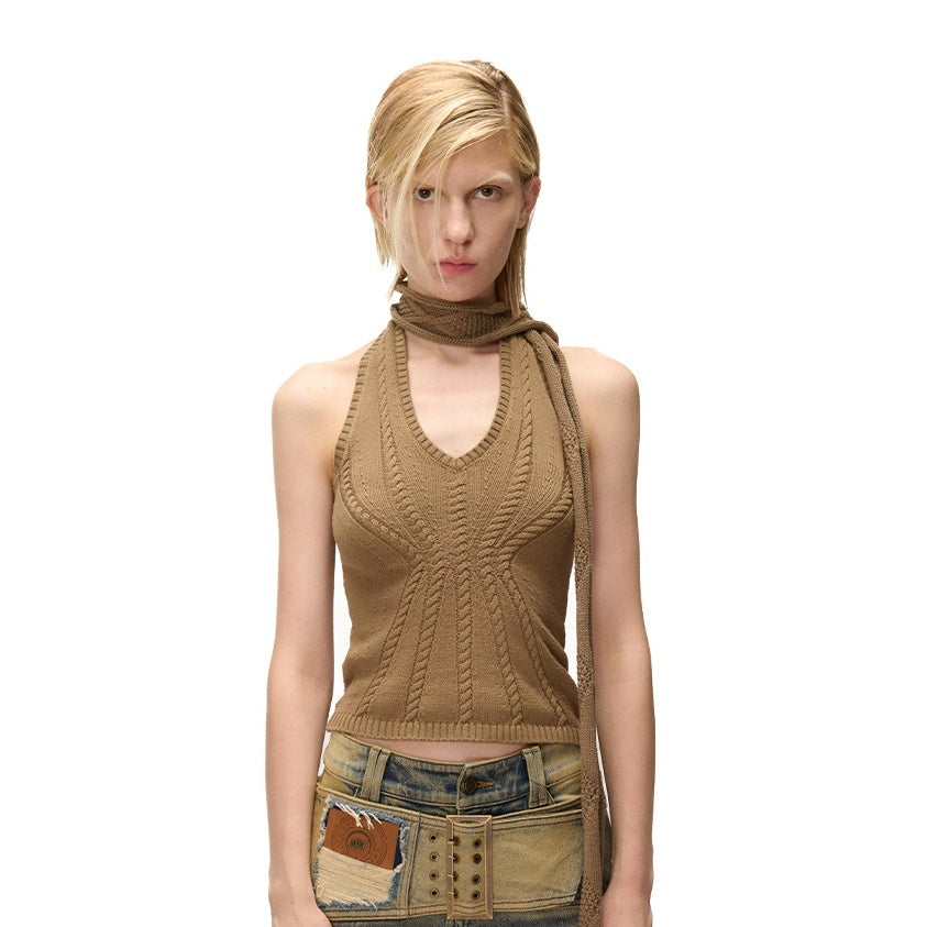 NORTH_NODE_Open_Back_Solid_Knit_V-neck_Women&