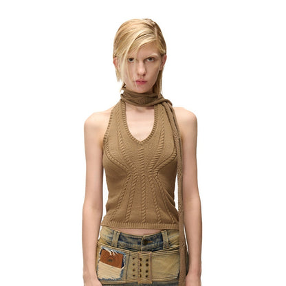 NORTH_NODE_Open_Back_Solid_Knit_V-neck_Women&