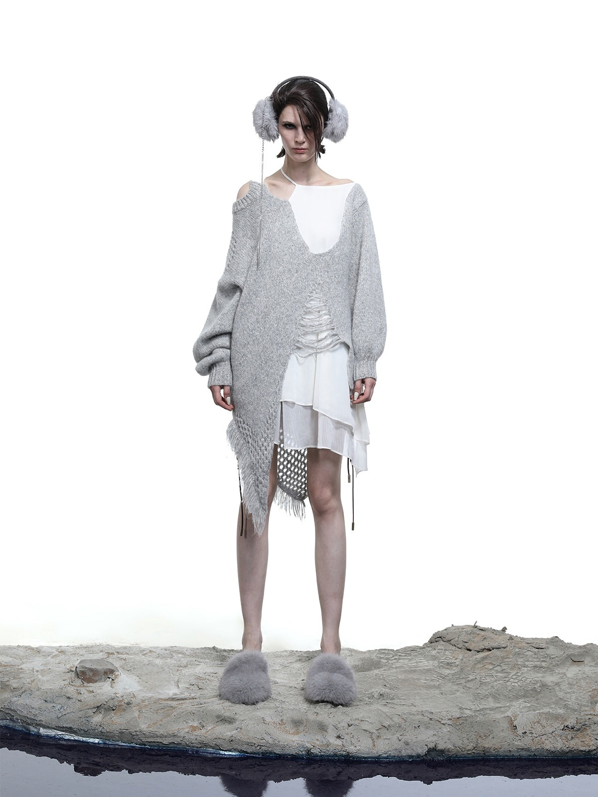 NORTH_NODE_Ring_Shoulder_Asymmetric_Distressed_Women&