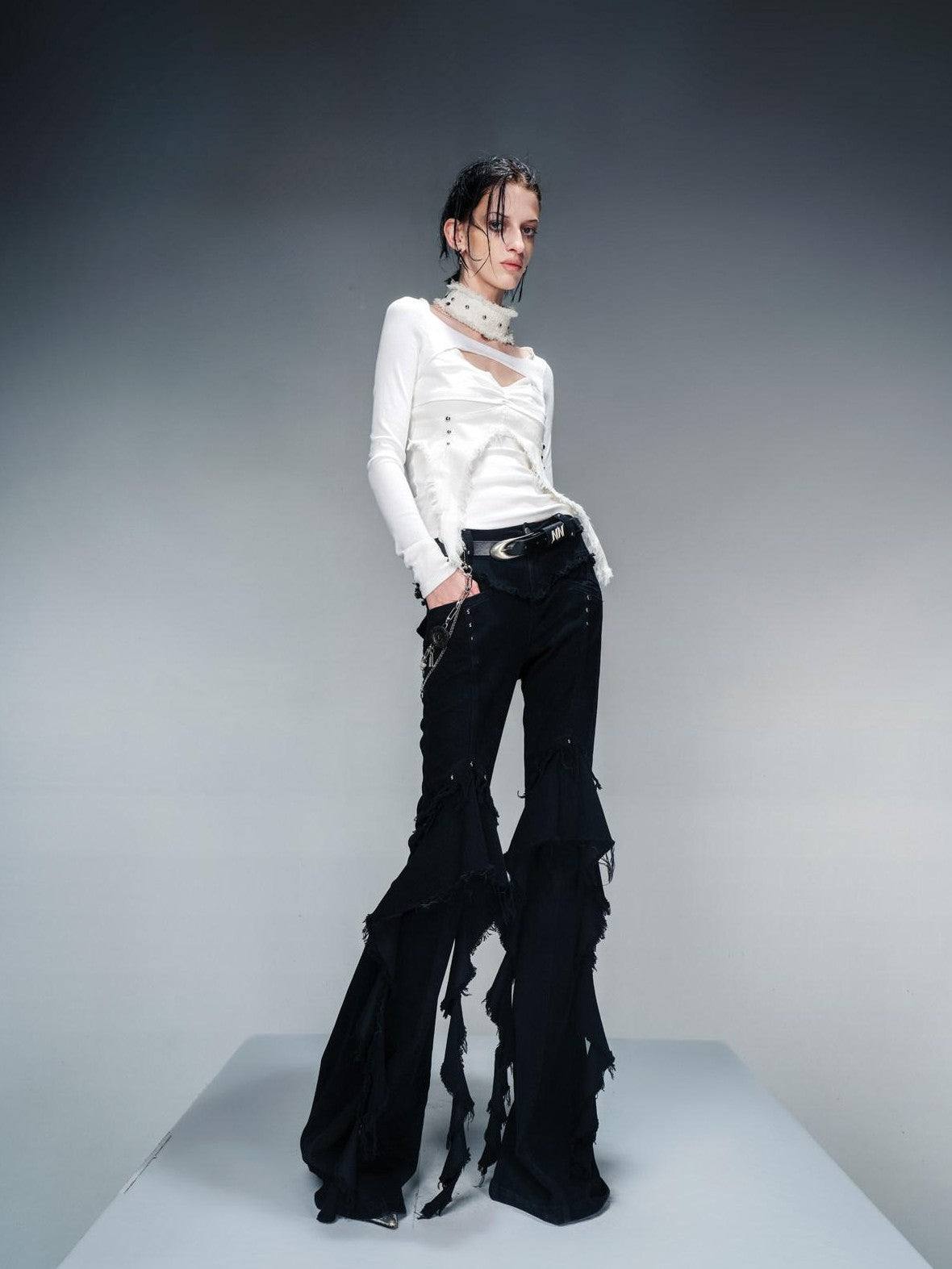 NORTH NODE Slimming Ruffled Hem Distressed Brushed Women&