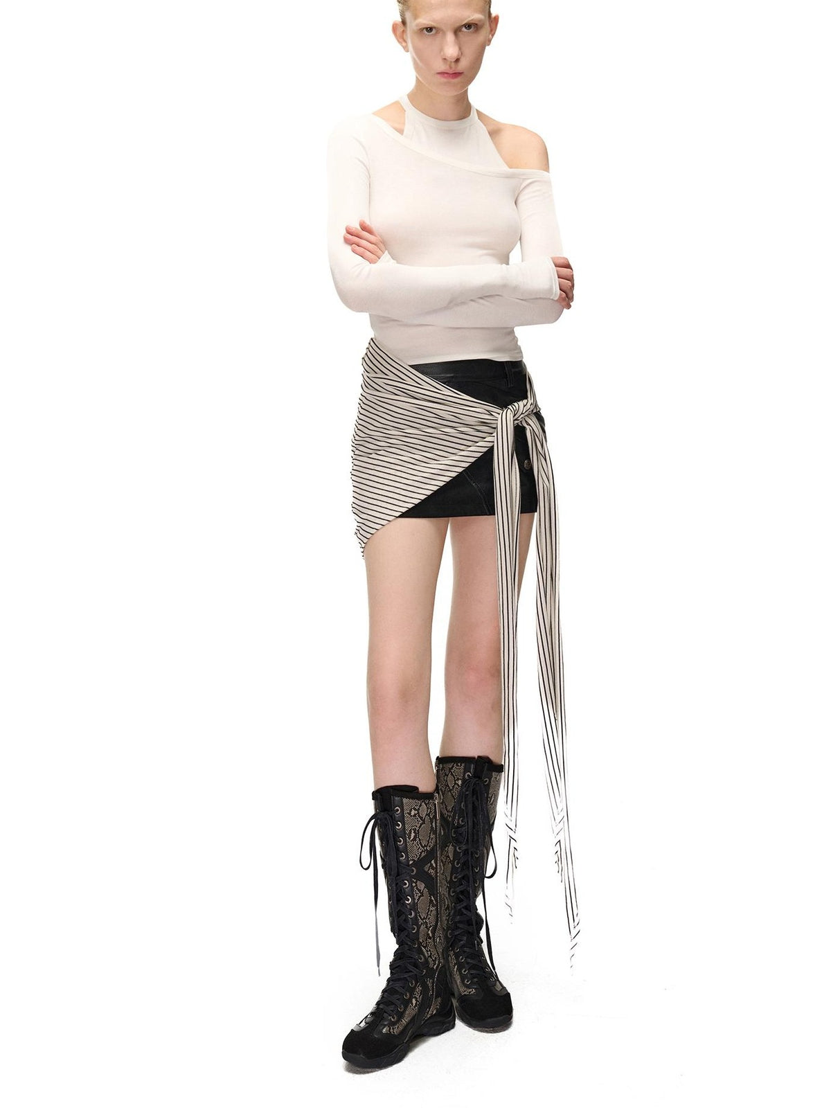NORTH NODE Solid Color Asymmetric One Shoulder Slim Fit Cotton Women&