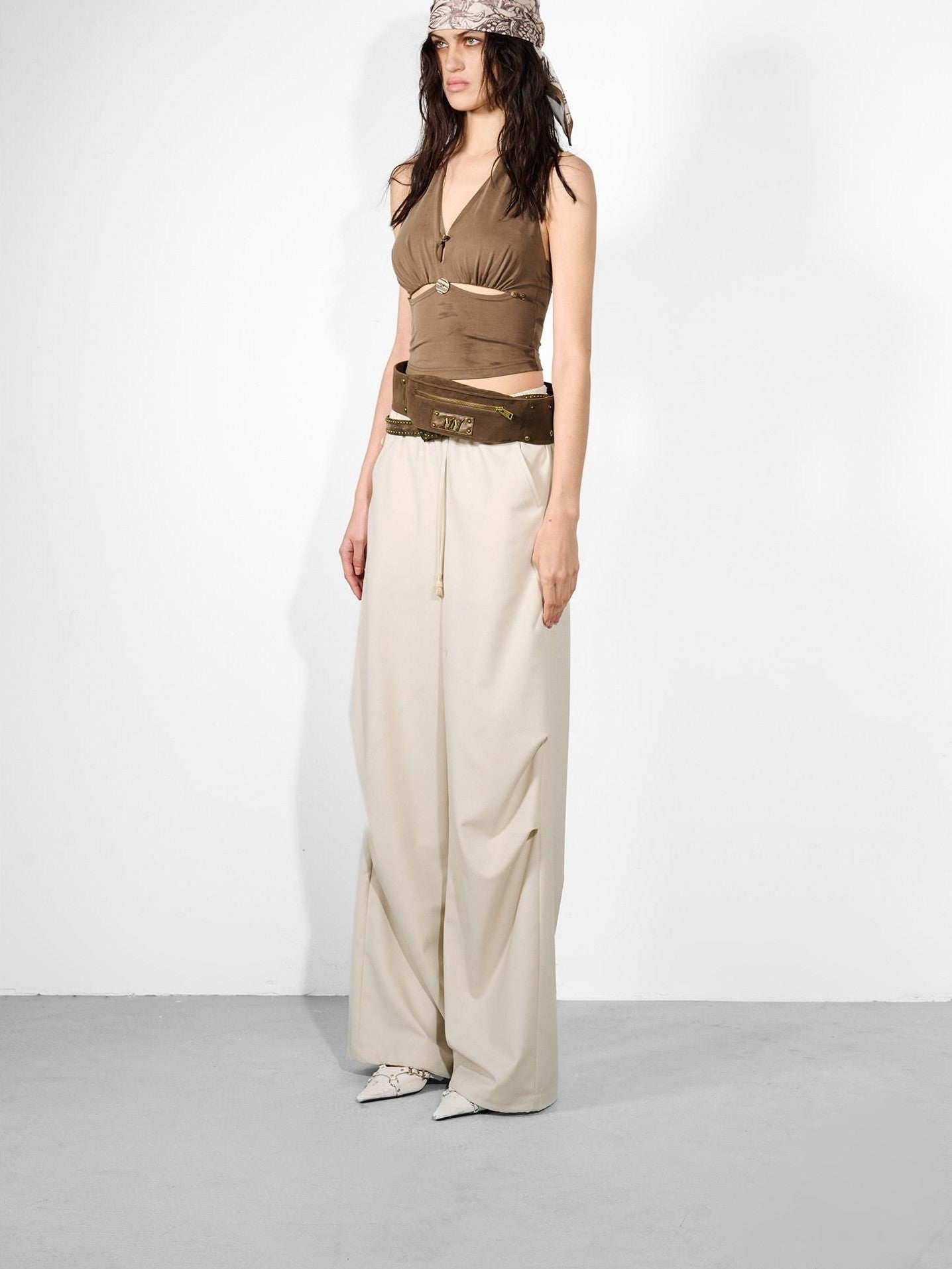 NORTH NODE Solid Cutout V-neck Slim Fit Women&