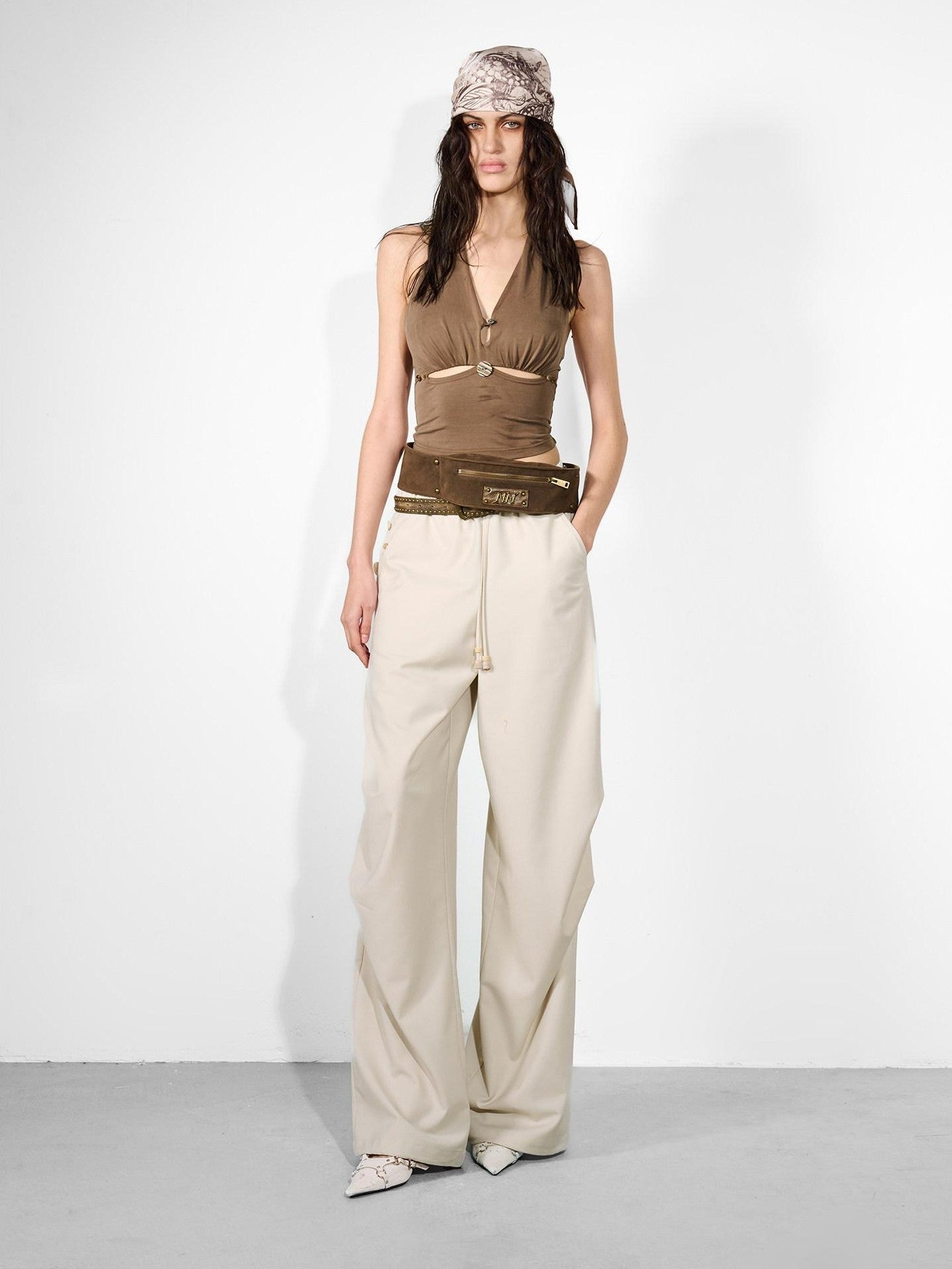 NORTH NODE Solid Cutout V-neck Slim Fit Women&