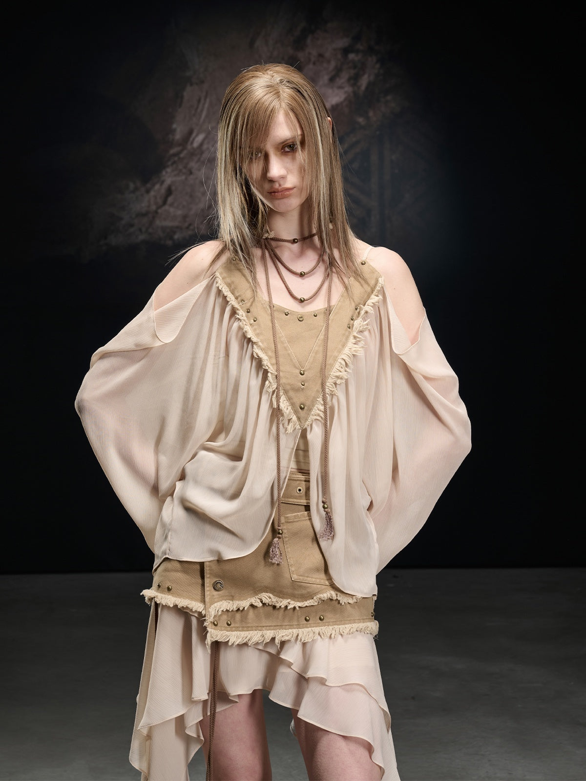 NORTH_NODE_Washed_Colorblock_Splice_V-neck_Bishop_Sleeve_Women&