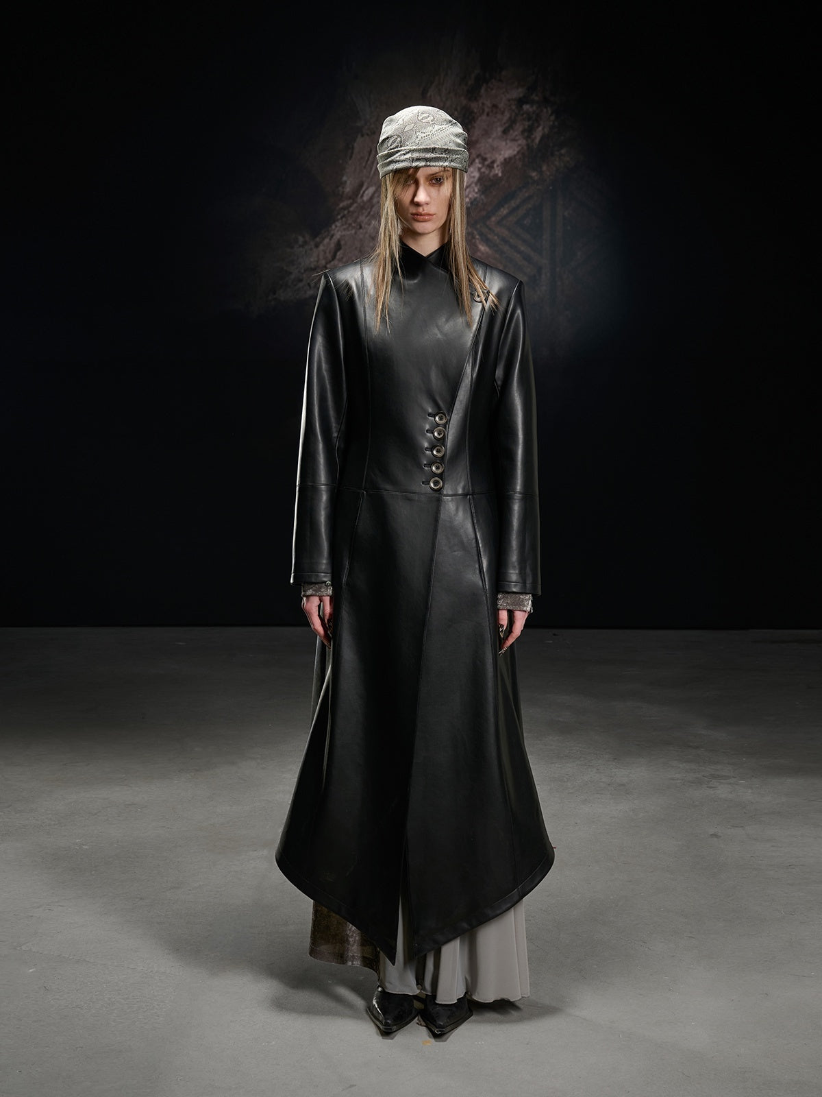 NORTH_NODE_Washed_Pu_Leather_Lychee_Grain_V-neck_Single_Row_Buttons_Women&