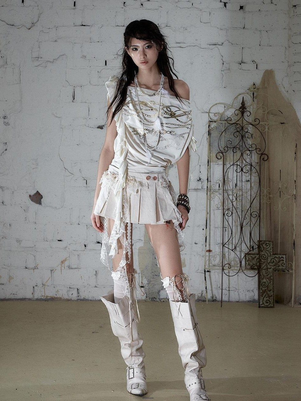 NO ROMANCE Apricot Ruffle Asymmetric Foil Chain Print Women&