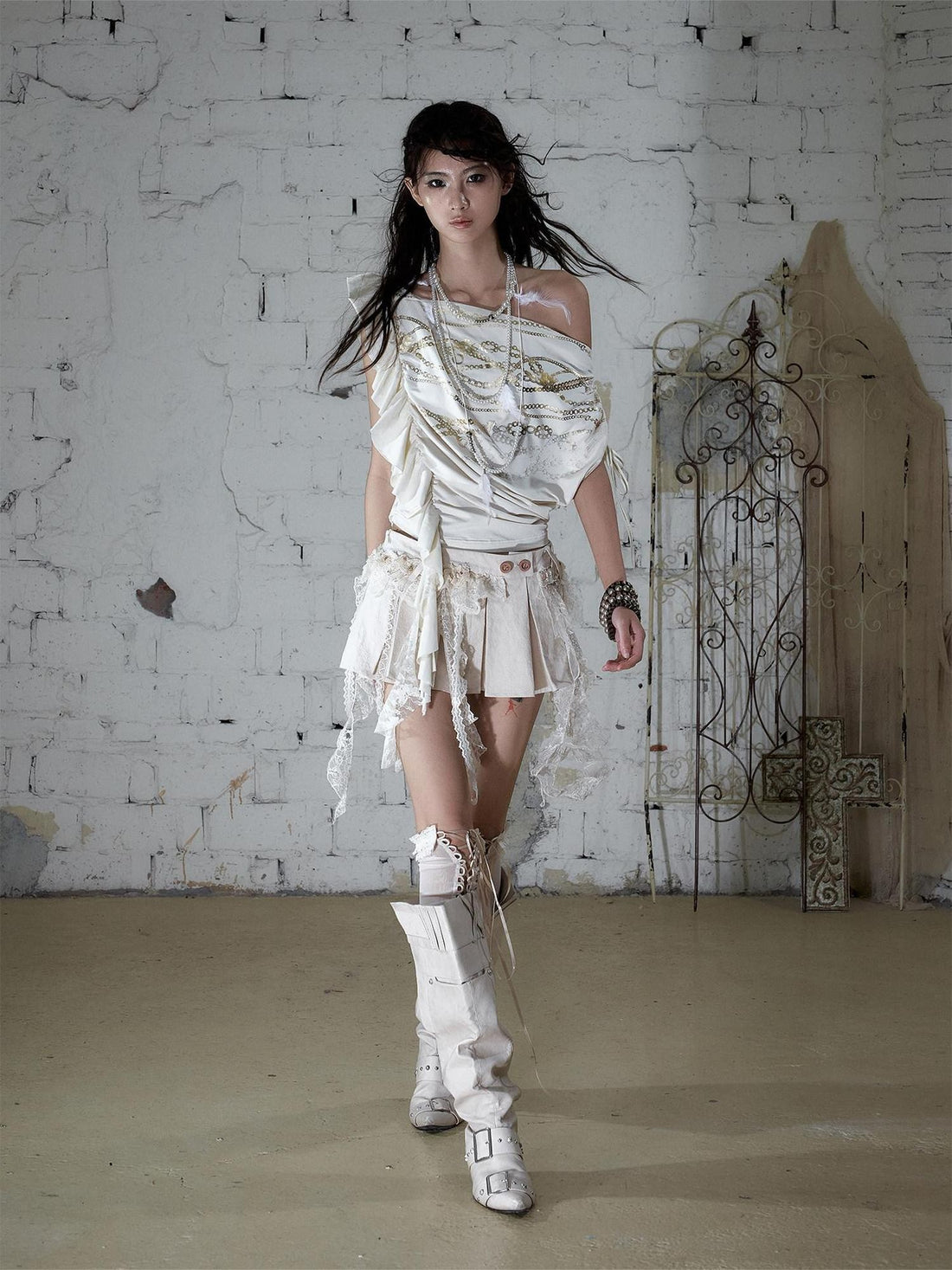NO ROMANCE Apricot Ruffle Asymmetric Foil Chain Print Women&
