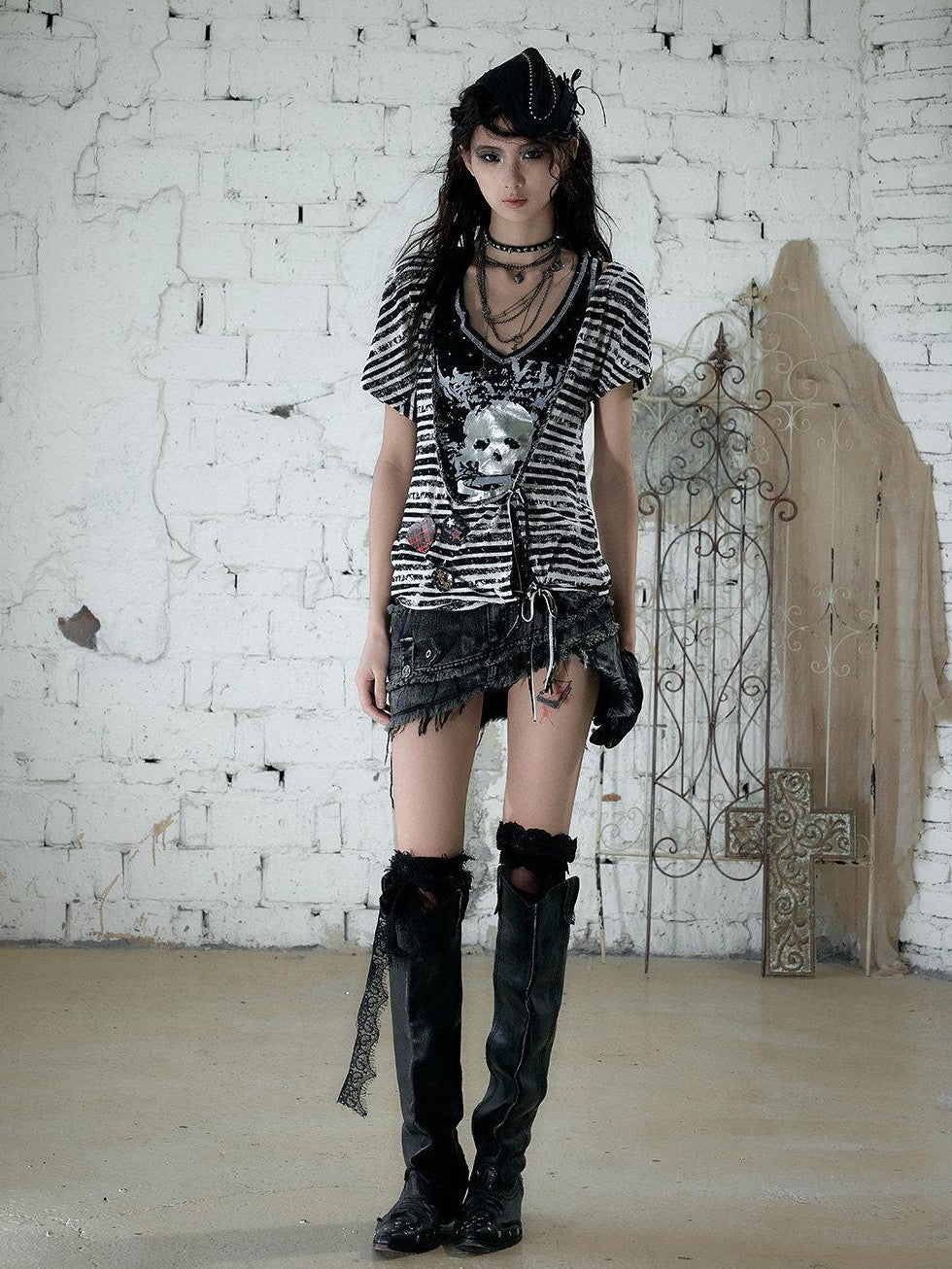 NO ROMANCE Asymmetrical Sleeve Printed Punk Striped Women&