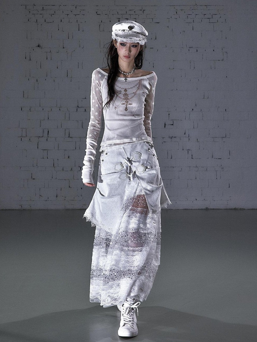 NO ROMANCE Baroque Flocked Reversible Wing Embroidered Slim Women&