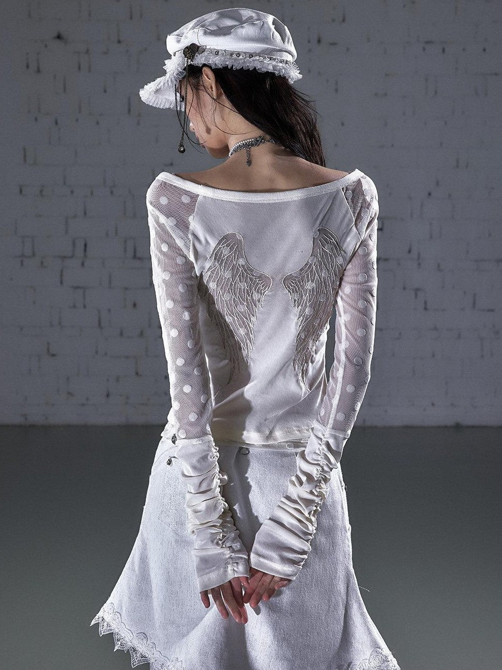 NO ROMANCE Baroque Flocked Reversible Wing Embroidered Slim Women&
