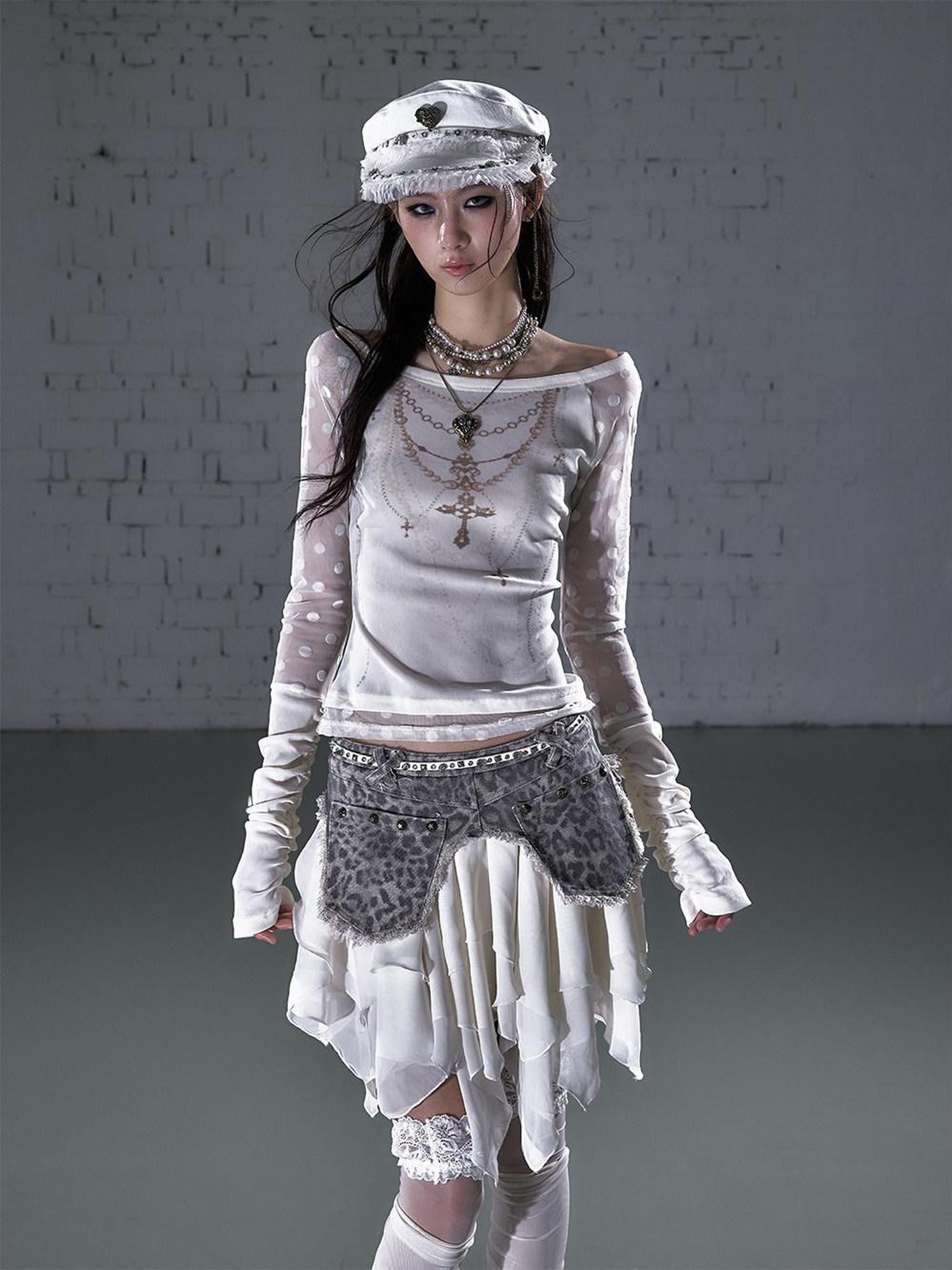 NO ROMANCE Baroque Flocked Reversible Wing Embroidered Slim Women&