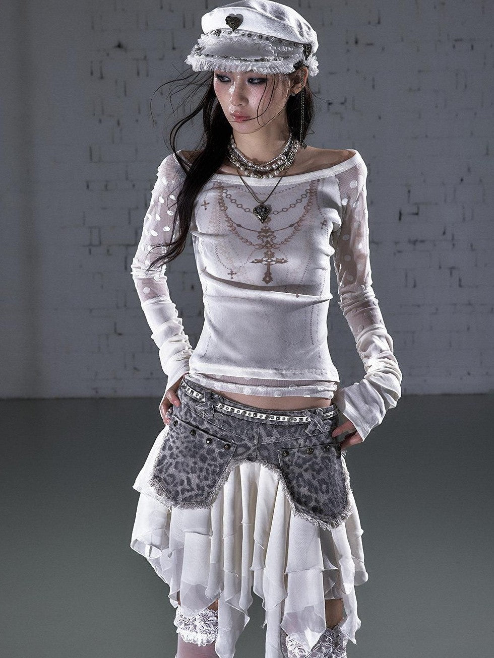 NO ROMANCE Baroque Flocked Reversible Wing Embroidered Slim Women&