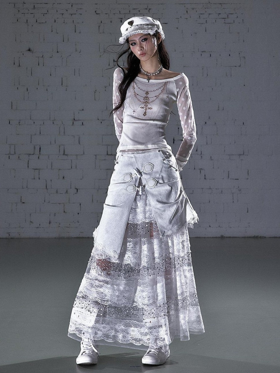 NO ROMANCE Baroque Flocked Reversible Wing Embroidered Slim Women&