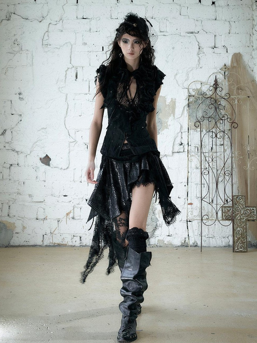 NO ROMANCE Baroque Punk Court Asymmetric Ruched Lace Spliced Velvet Women&