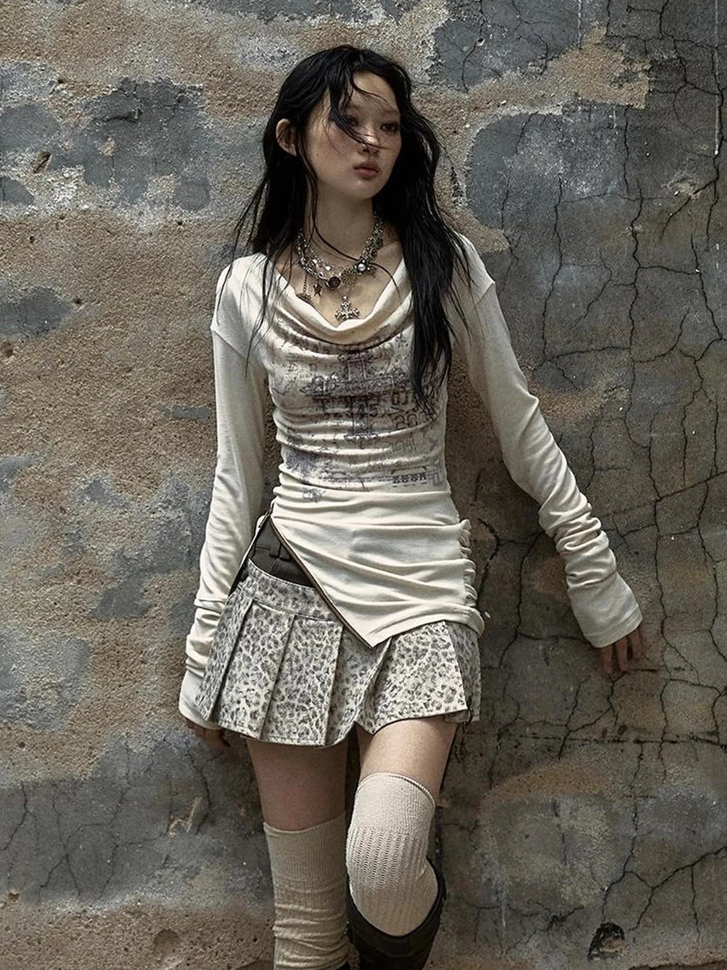 NO ROMANCE Distressed Dual Zipper Slim Punk Bardot Neck Beige Cotton T-Shirt