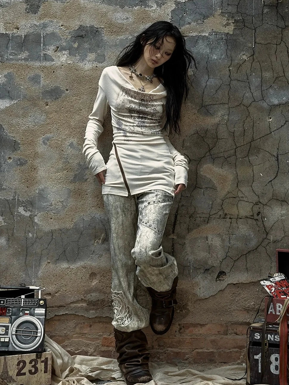 NO ROMANCE Distressed Dual Zipper Slim Punk Bardot Neck Beige Cotton T-Shirt