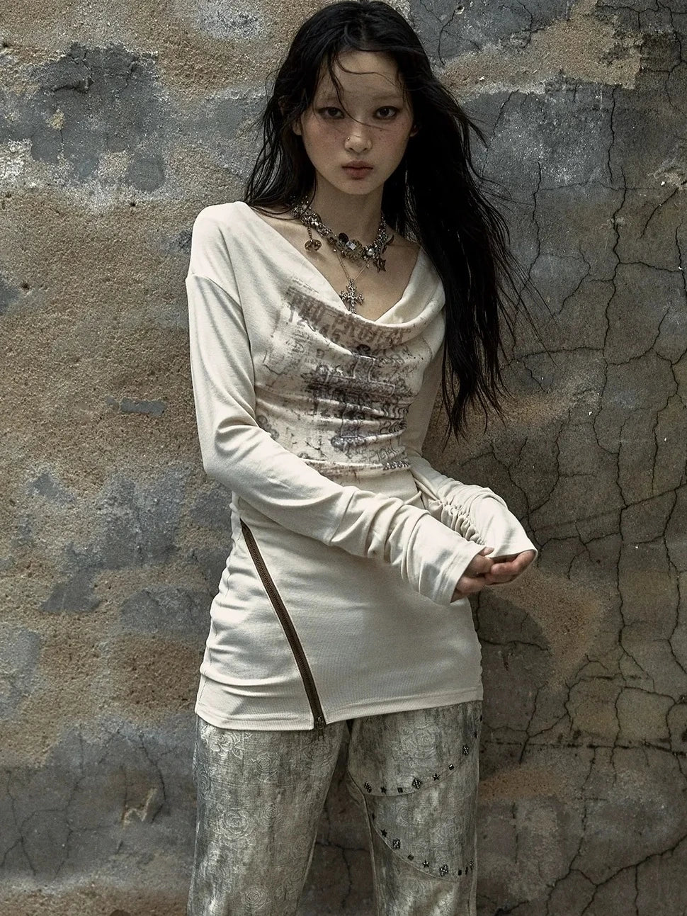 NO ROMANCE Distressed Dual Zipper Slim Punk Bardot Neck Beige Cotton T-Shirt