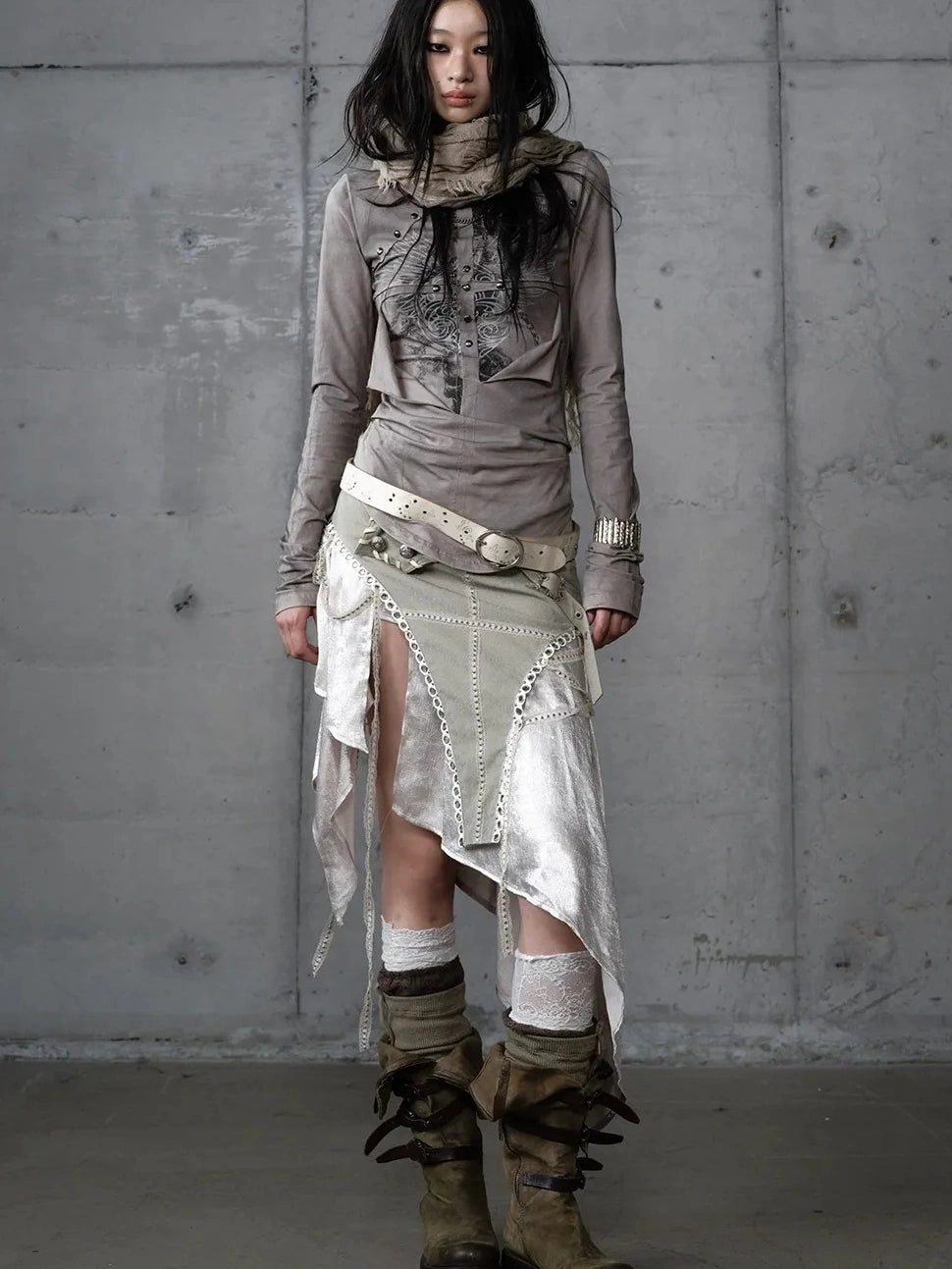 NO ROMANCE Distressed Graphic Punk Slim Fit Long Sleeve Crew Neck Women Gray Cotton T-Shirt