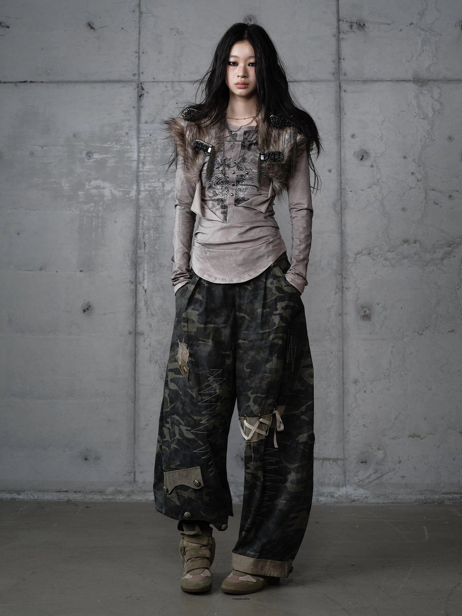 NO ROMANCE Distressed Graphic Punk Slim Fit Long Sleeve Crew Neck Women Gray Cotton T-Shirt