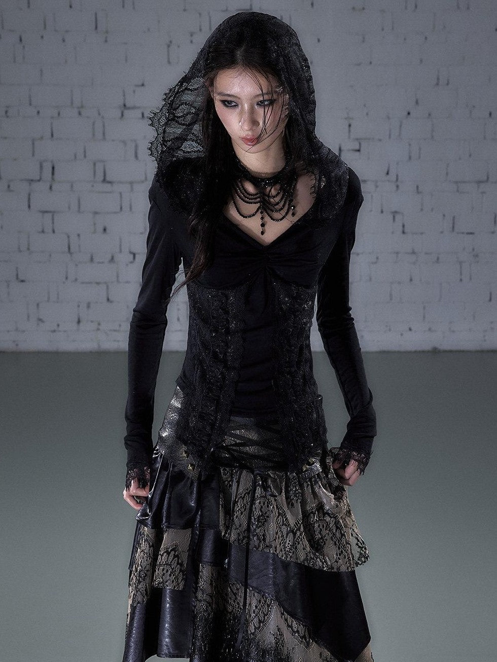 NO ROMANCE Punk Lace Twist Knot One Shoulder Hooded Women&