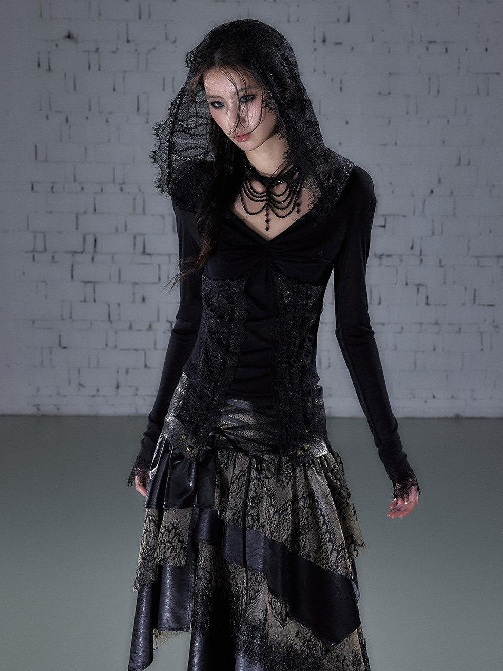 NO ROMANCE Punk Lace Twist Knot One Shoulder Hooded Women&
