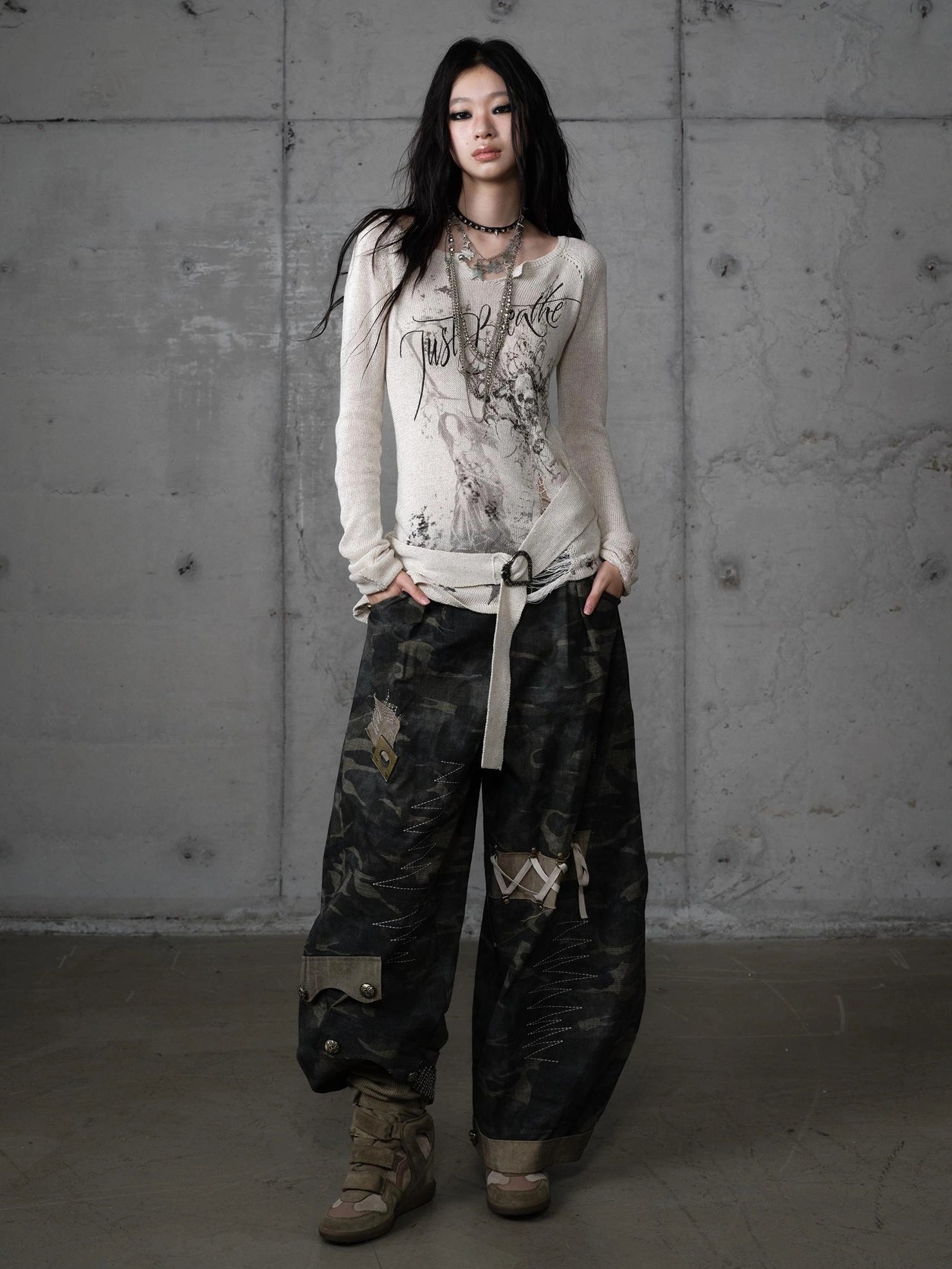 NO ROMANCE Reversible Ripped Punk Style V Neck Slim Fit Long Sleeve Women Graphic T-Shirt