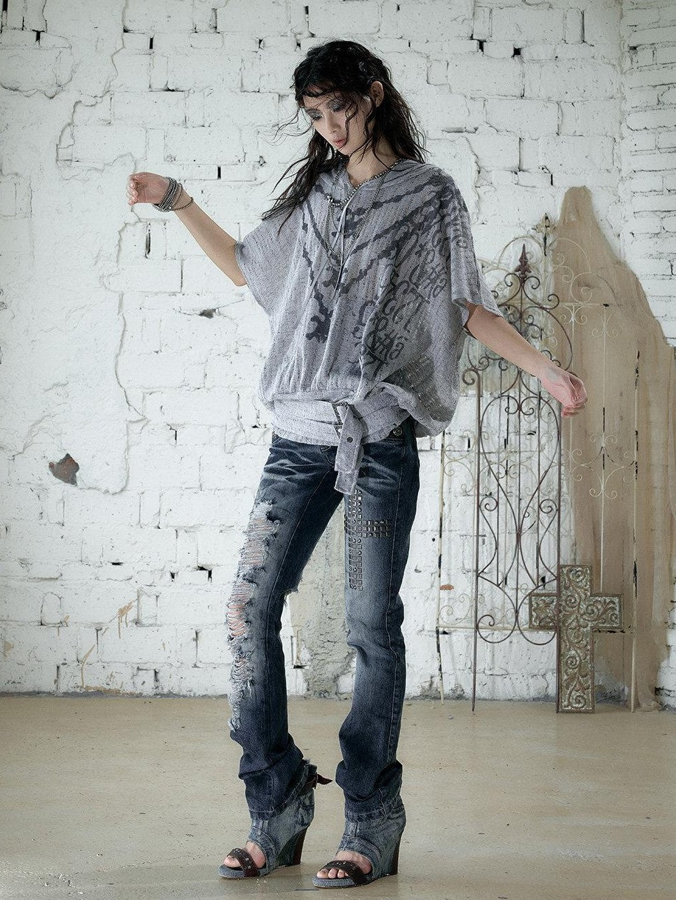 NO ROMANCE Ripped Printed Hooded Batwing Punk Women&