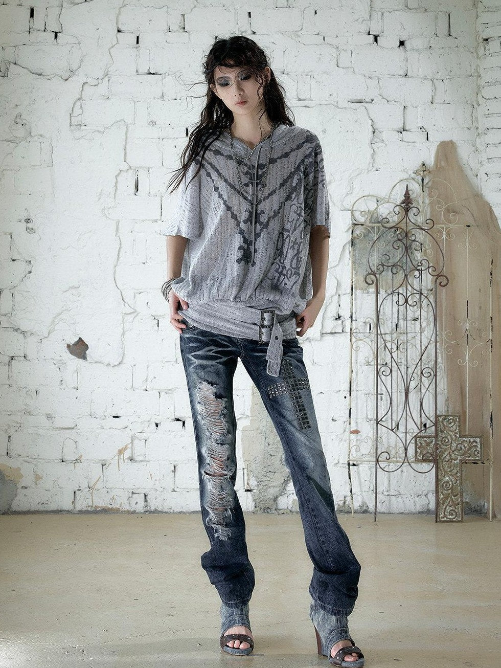 NO ROMANCE Ripped Printed Hooded Batwing Punk Women&