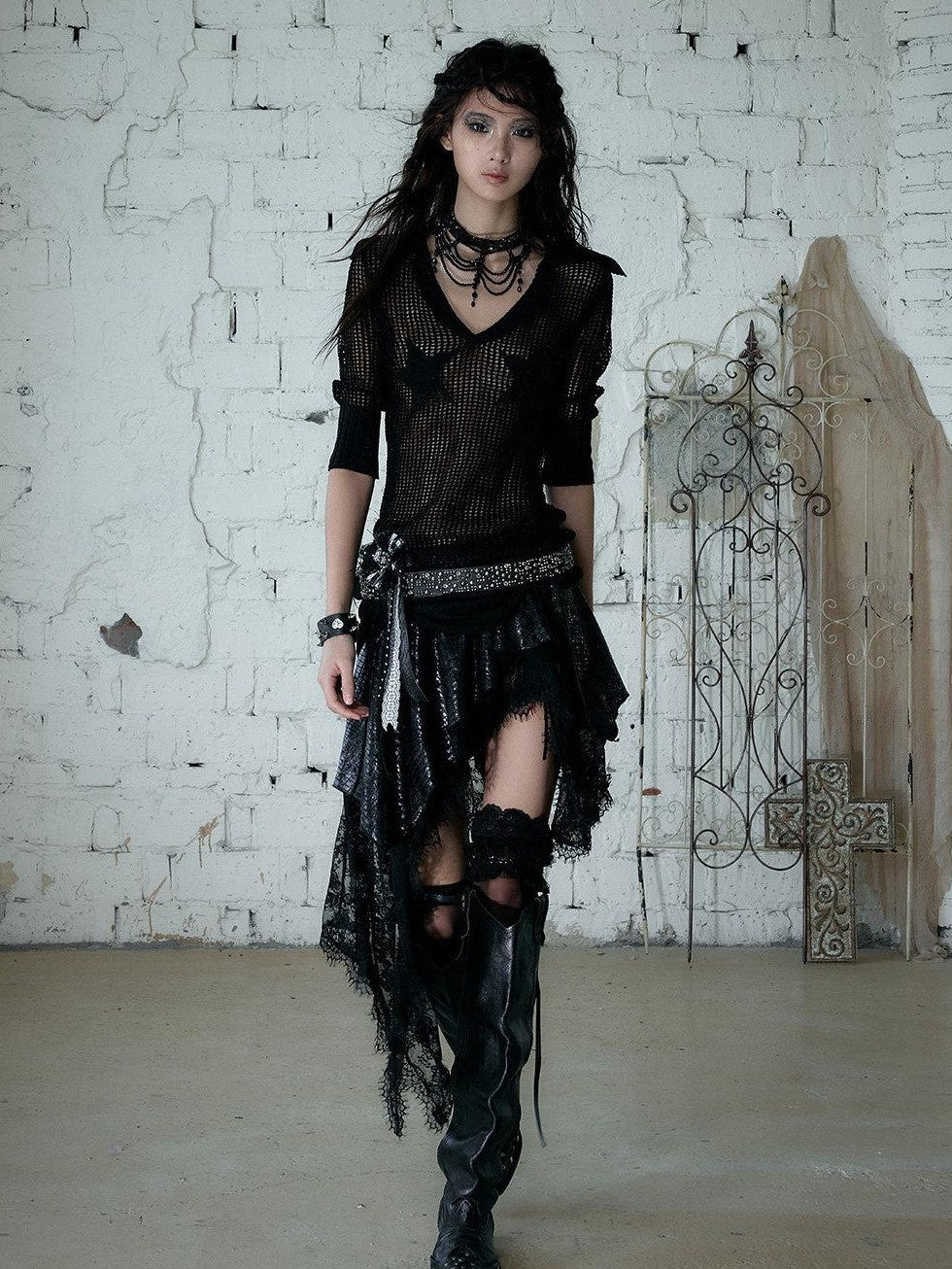 NO ROMANCE Star Cutout Punk Slim V-neck Convertible Women&