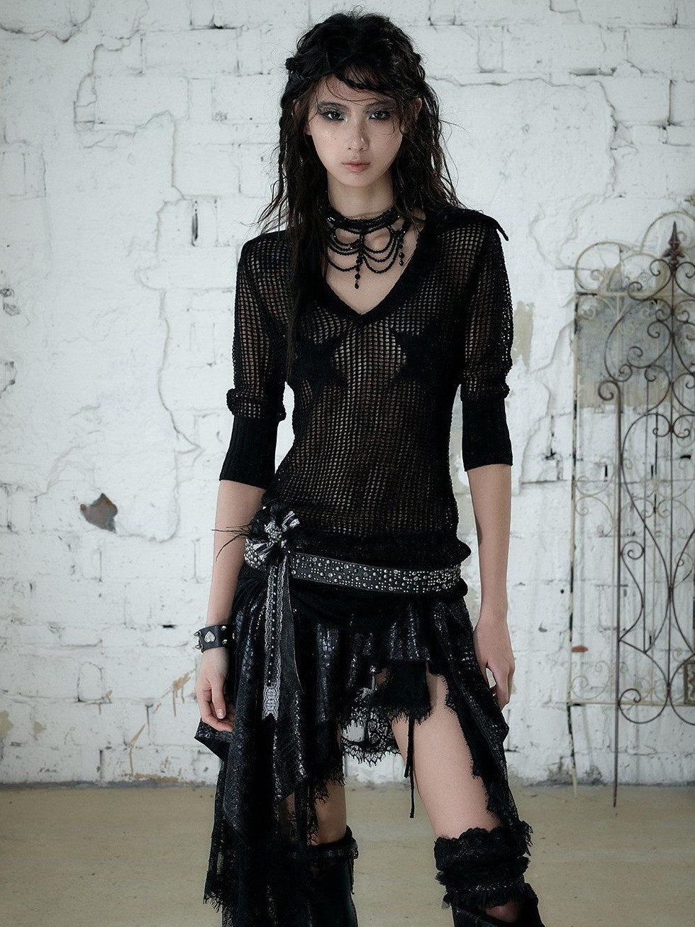 NO ROMANCE Star Cutout Punk Slim V-neck Convertible Women&