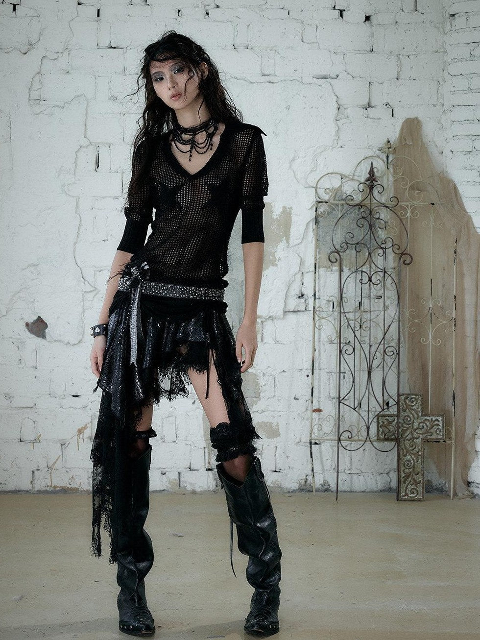 NO ROMANCE Star Cutout Punk Slim V-neck Convertible Women&