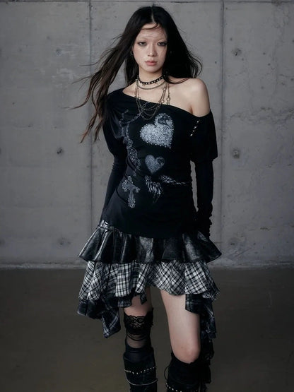 NO ROMANCE Stretchy Knit Asymmetric Neck Slim Long Sleeve Women Cross Heart Graphic T-Shirt