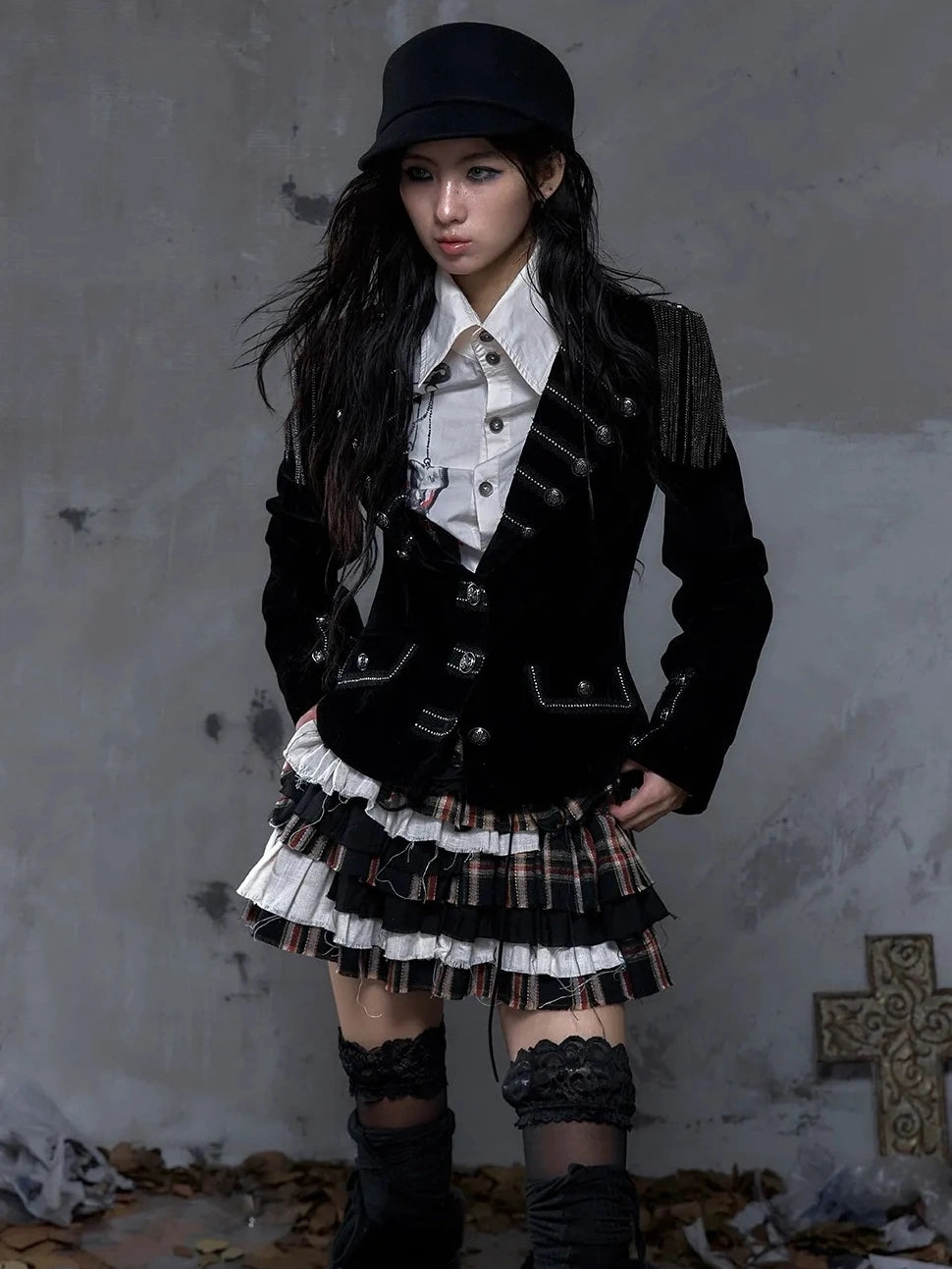 NO ROMANCE Tiered Ruffle Punk Low Rise Frayed Hem Loose Fit Women Citywalk Black Red Skirt