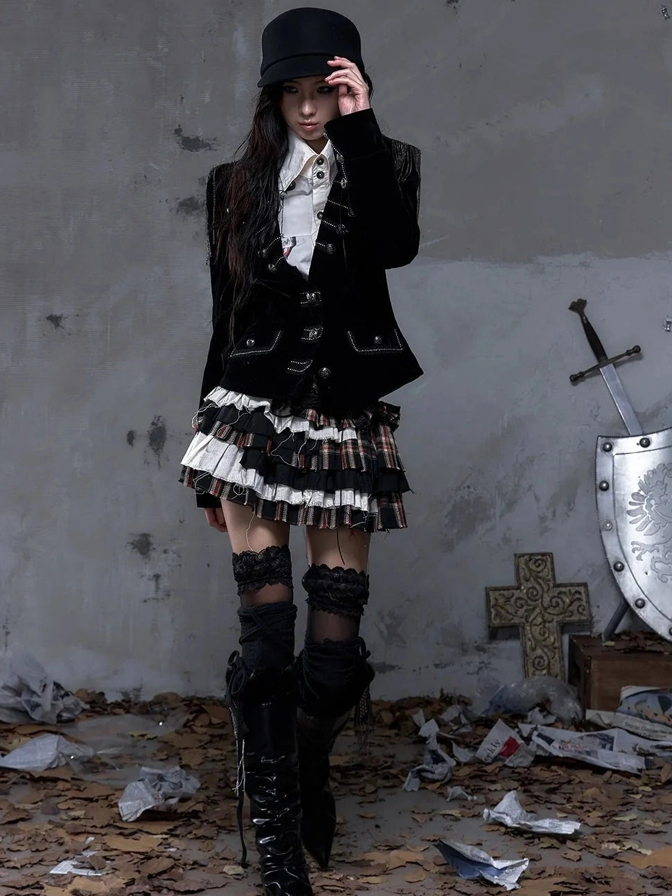 NO ROMANCE Tiered Ruffle Punk Low Rise Frayed Hem Loose Fit Women Citywalk Black Red Skirt