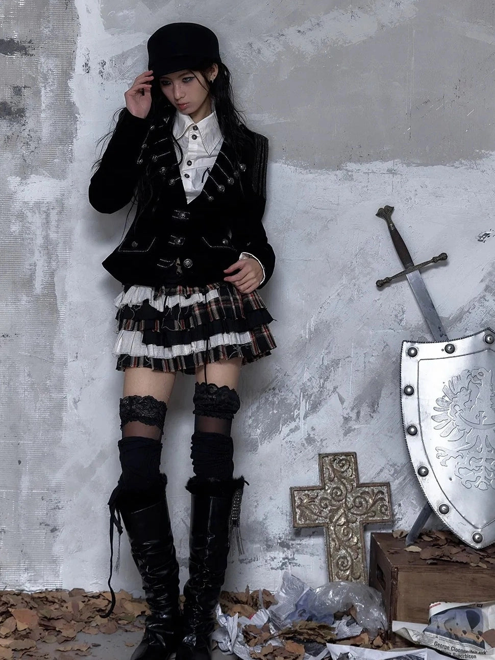 NO ROMANCE Tiered Ruffle Punk Low Rise Frayed Hem Loose Fit Women Citywalk Black Red Skirt