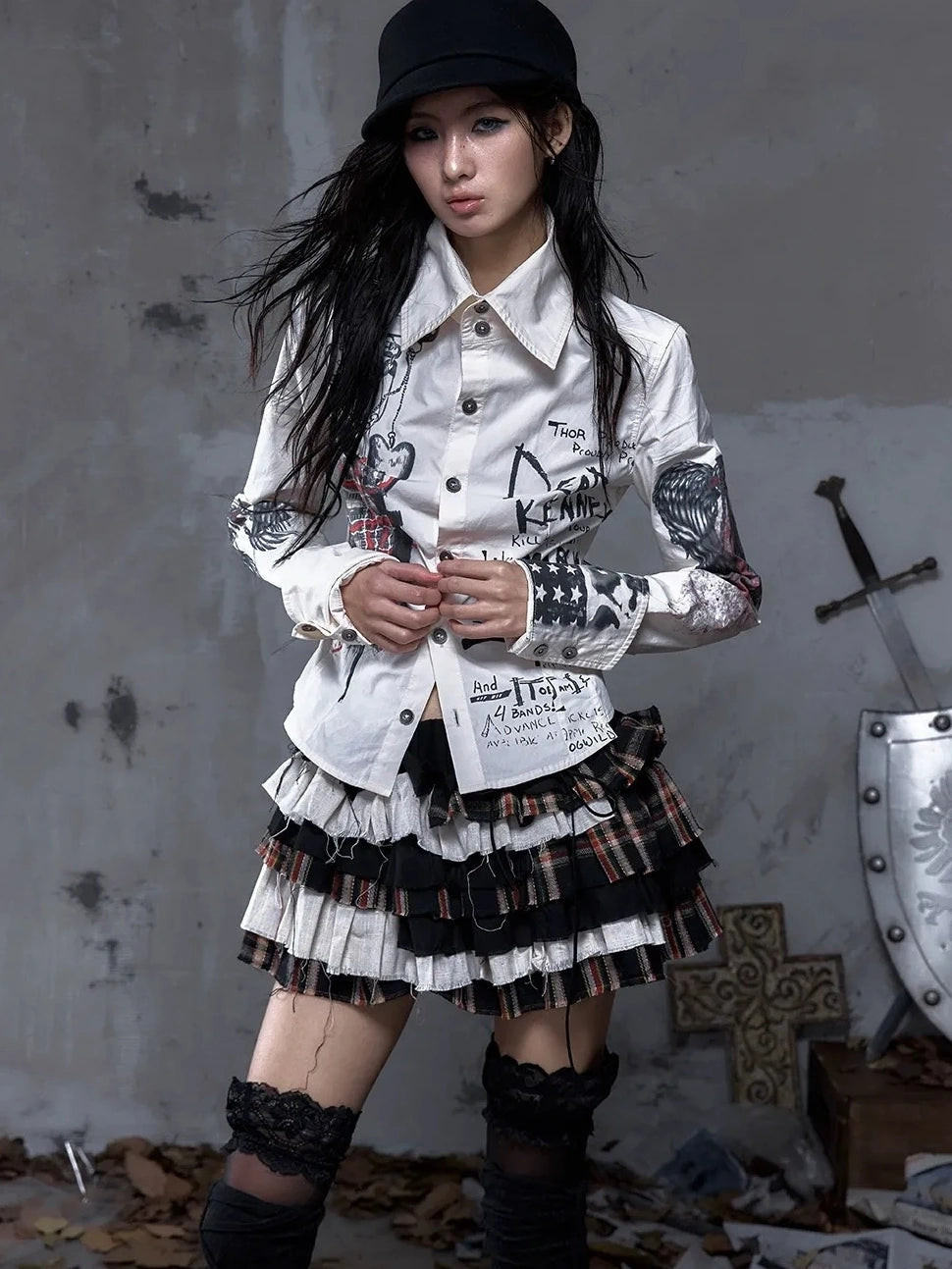 NO ROMANCE Tiered Ruffle Punk Low Rise Frayed Hem Loose Fit Women Citywalk Black Red Skirt