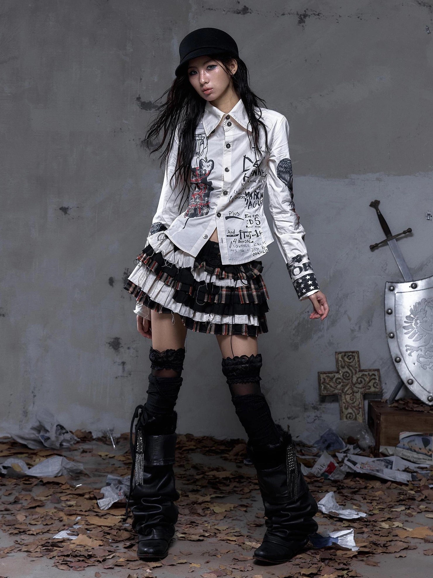 NO ROMANCE Tiered Ruffle Punk Low Rise Frayed Hem Loose Fit Women Citywalk Black Red Skirt