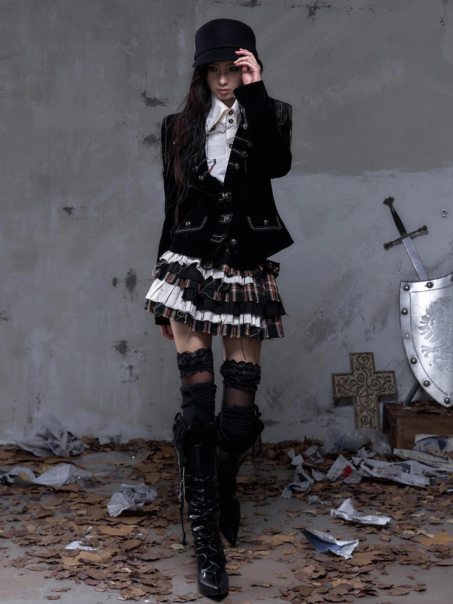 NO ROMANCE Tiered Ruffle Punk Low Rise Frayed Hem Loose Fit Women Citywalk Black Red Skirt