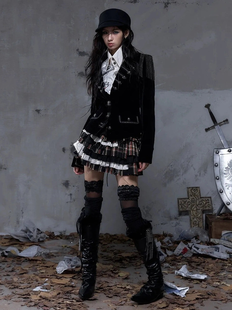 NO ROMANCE Tiered Ruffle Punk Low Rise Frayed Hem Loose Fit Women Citywalk Black Red Skirt