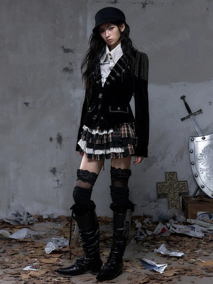 NO ROMANCE Tiered Ruffle Punk Low Rise Frayed Hem Loose Fit Women Citywalk Black Red Skirt