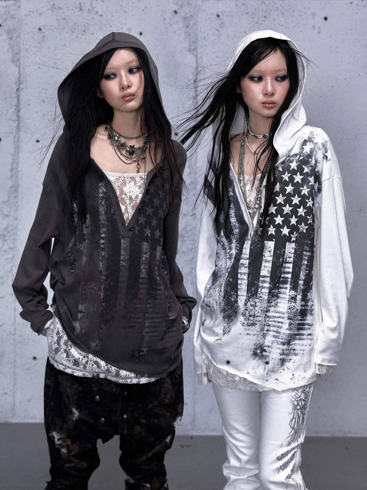 NO ROMANCE V-neck Print Lace Panel Loose Fit Women&