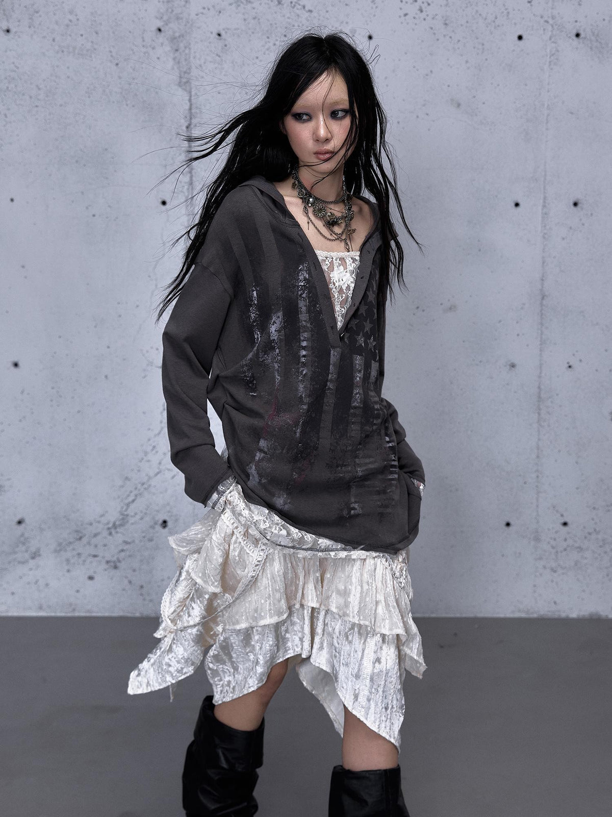 NO ROMANCE V-neck Print Lace Panel Loose Fit Women&