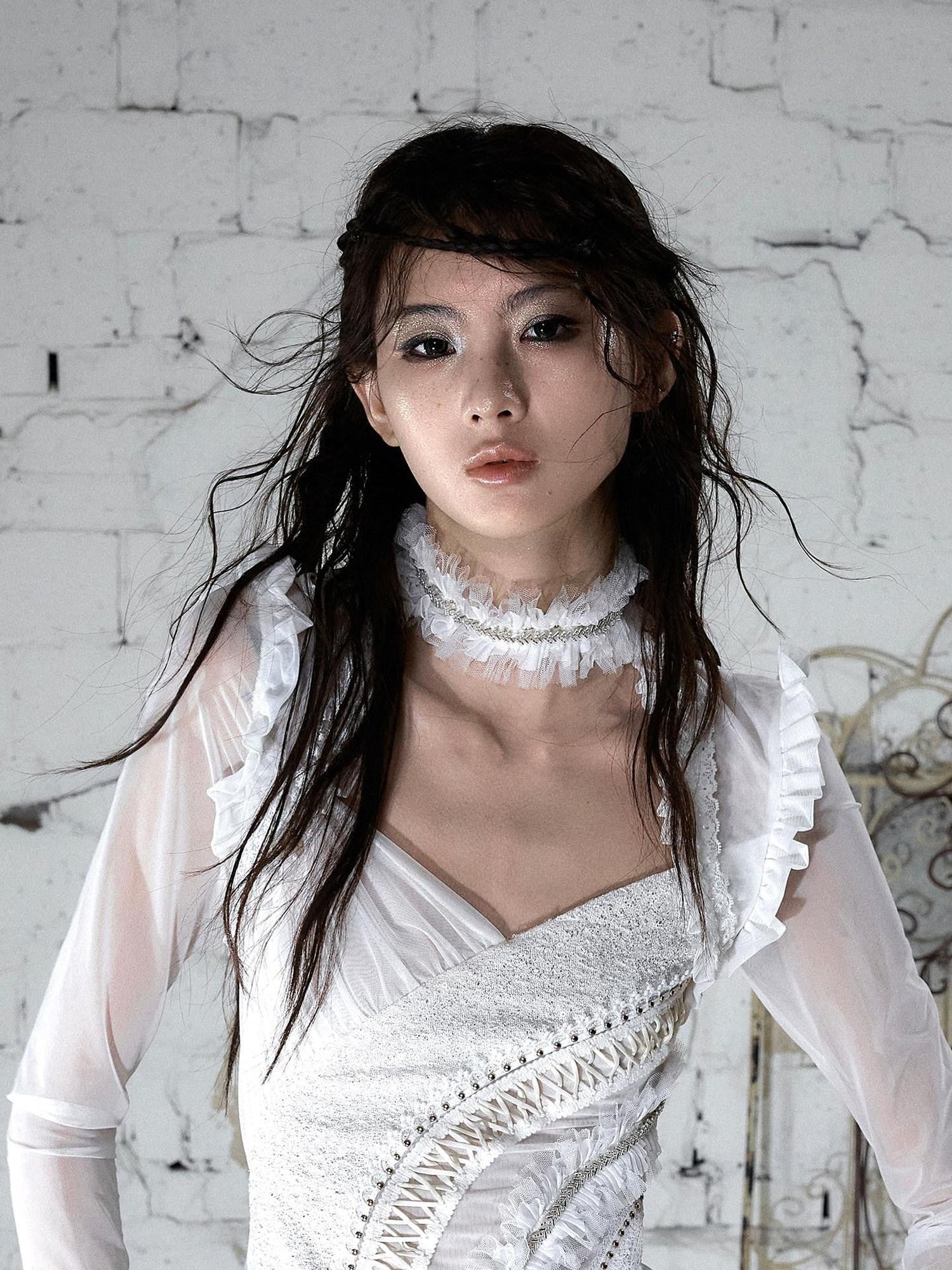 NO ROMANCE Vintage Pleated Hand Beaded Collar Women&