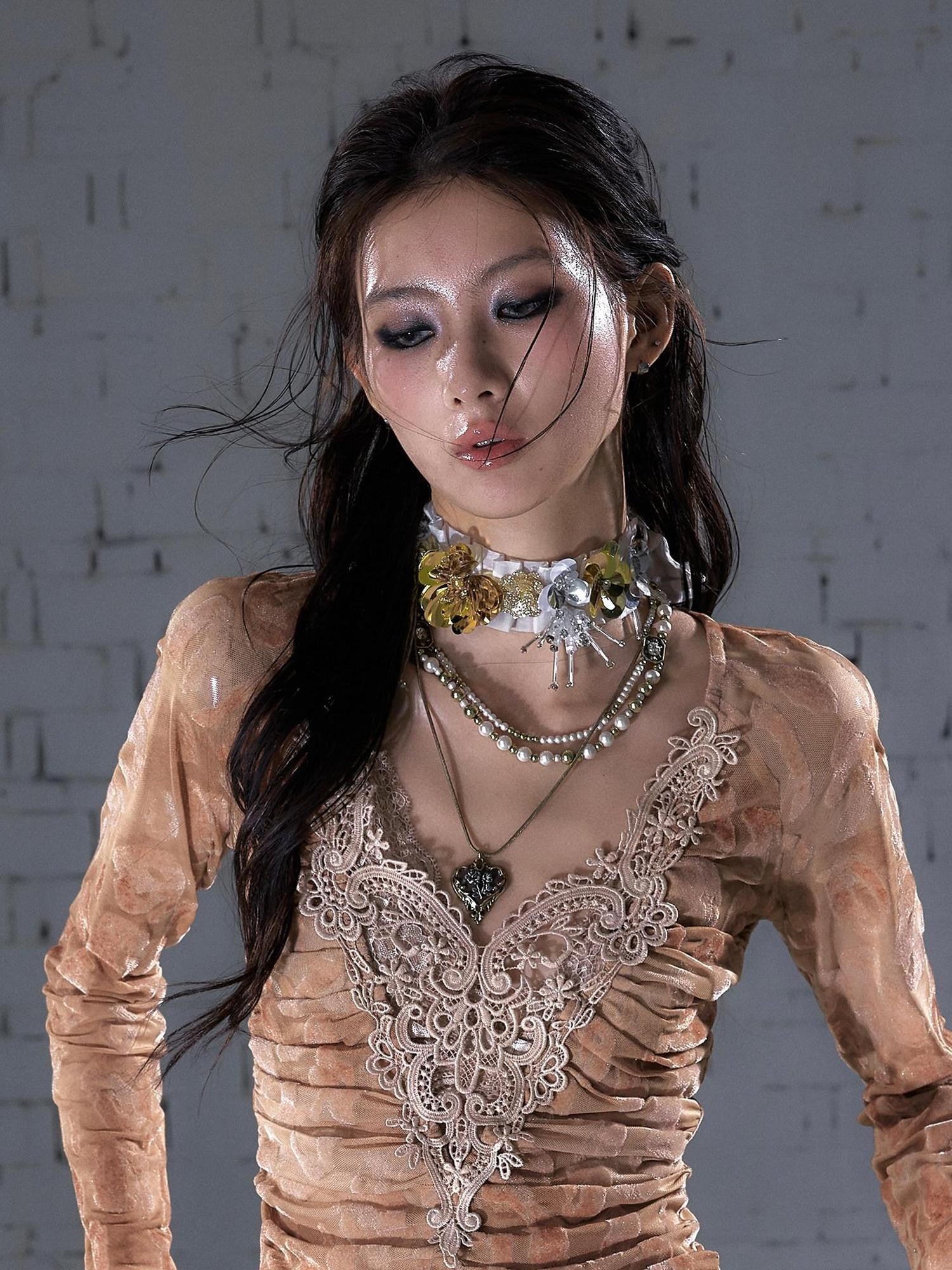NO ROMANCE Vintage Regal Pleated Hand Beaded Floral Women&